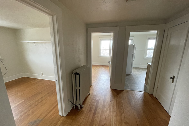 2 - AUGUST PRE-LEASING: 982 13th St #2 Apartments