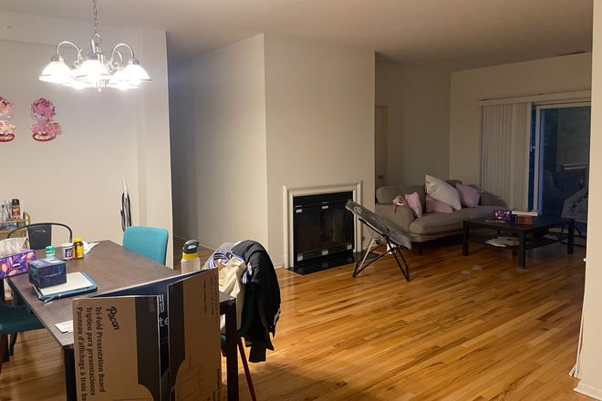 Living & dining room 0.5x angle - HEAVILY DISCOUNTED! 1700 Hinman 2026 Summer Sublet Available Apartments