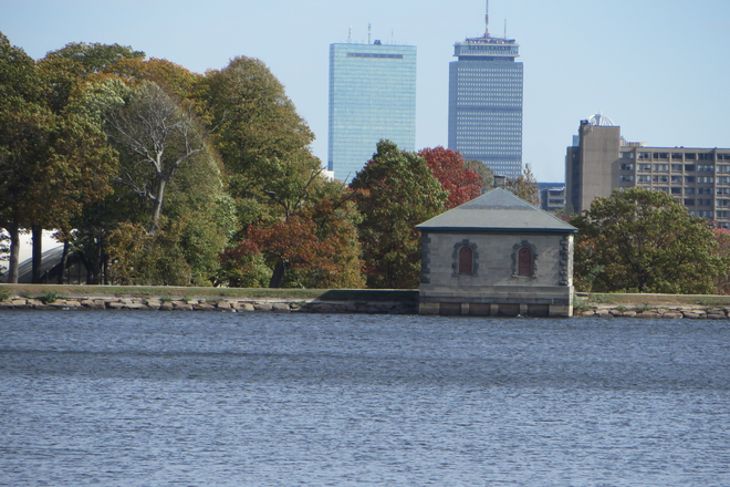 Visit hubrealtyproperties.com - Huge front 2 bedroom with renovated kitchen, nearby to take walks on the reservoir Condo