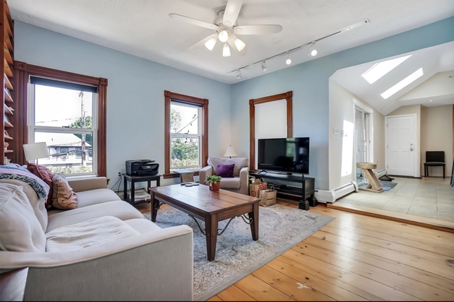Living room - 68 Adams Street, Waltham Duplex