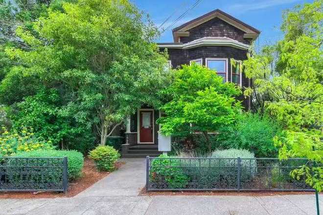 Outside street view - 2b1b apartment, utilities included, close to campus!
