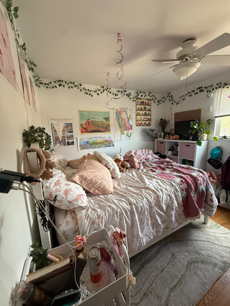 This is the bedroom I am looking to sublease - Looking for fall sublease for my room in Fuller Court House