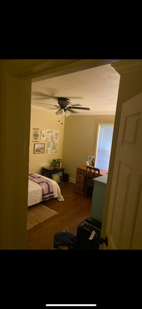 Identical bedroom to the one available - House