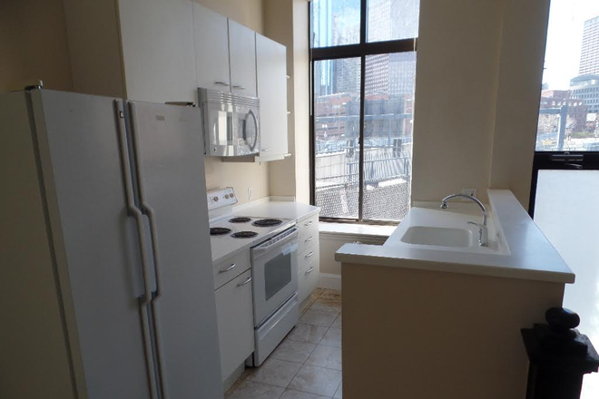 Call NOW for showings! 617-236-8600 - RICHMOND ST - 1 OF A KIND 4BR DUPLEX ON QUIET SIDE STREET FOR *9/1/2025* W/ 2 BATH, LNDRY IN BLDNG!