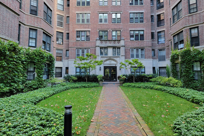 Front Courtyard - Harvard Square right next to the Charles River! Condo
