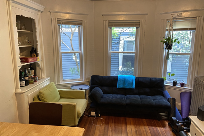 livingroom - PORTER SQ 4 BED 2 BATH  CAMBRIDGE TERR. ***AUGUST 1ST***