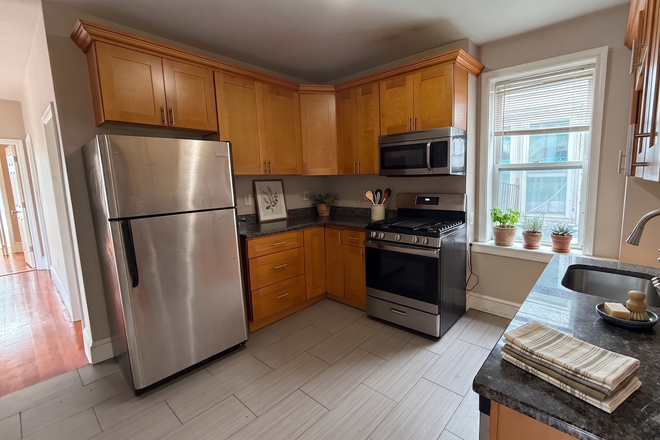 kitchen - Spacious 3.5 Bed 1 Bath (East Boston) NO BROKERS FEE!!! Apartments