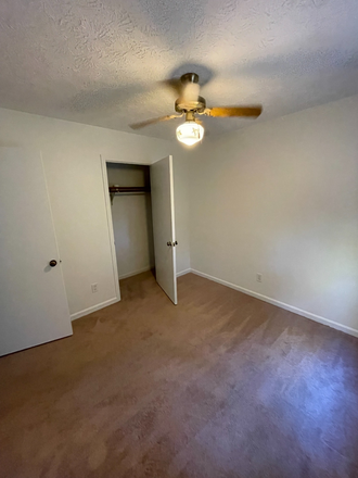 Room 1 - 795/month - Meadowlark Lane - 11 minutes to main KSU campus House