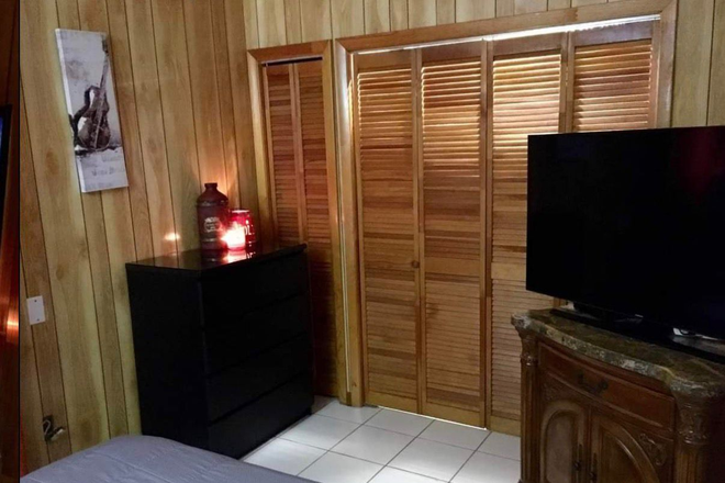 Bedroom - Private room for rent close to the University of Miami, Brickell & Dowtown House