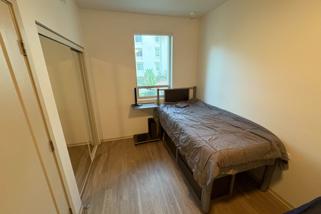 Bedroom - Plaza Verde - 2 bed 2 bath E (Sublease) Apartments