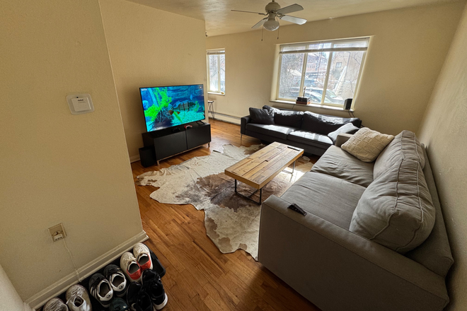 Living Room - 🏡 Summer Sublease – 1 Bed/1 Bath on The Hill! 🌞 Apartments