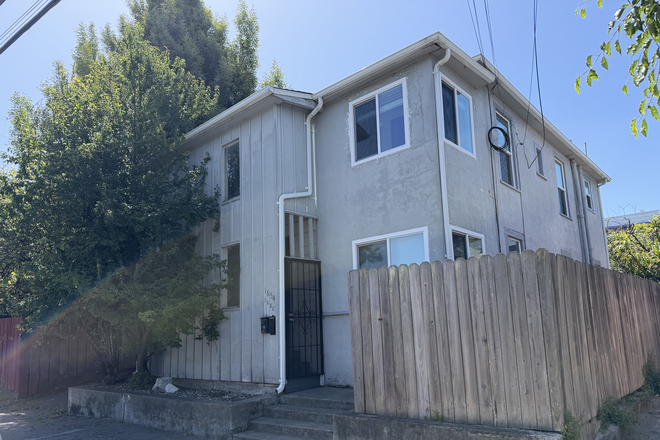 Exterior 1 - Spacious 3 bedroom near UC Berkeley, Berkeley Bowl, Ashby Bart, Grove Park