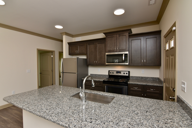 Kitchen - Charlton Farms Luxury Student Homes