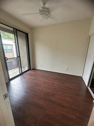 Bedroom - Room For Rent - DEPOT WALK ORANGE Townhome