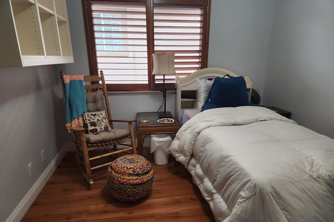 bedroom - Tustin Ranch Room for Rent - close to campus