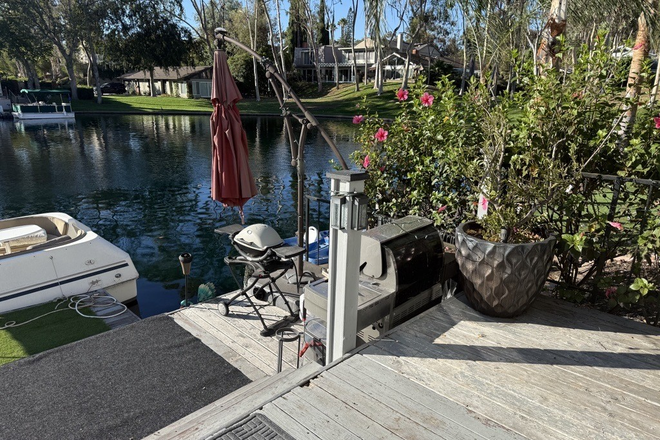 bbQ - Lakehouse in OC