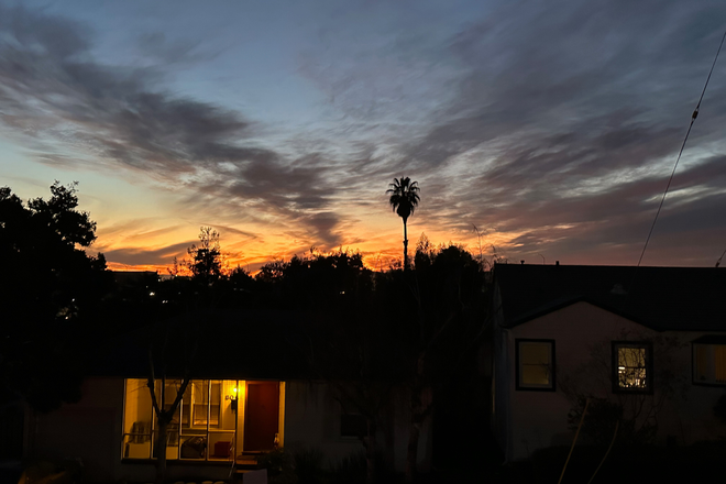 sunset from kitchen window - Albany 2 BR fully furnished apartment, $2,500, great views