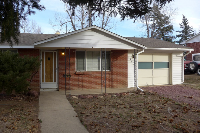 exterior - AVAILABLE 8/5: 1340 Hartford Dr