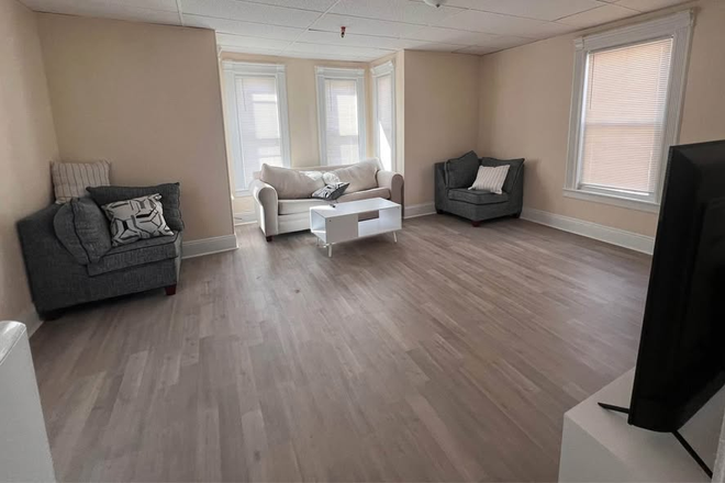 Living Room - 1bedroom 1bath close distance to Umass Lowell Townhome