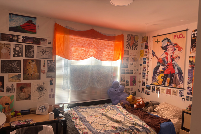 Bedroom - Commons 2 Apartments, 4x2, fully furnished, fully stocked kitchen, central to campus