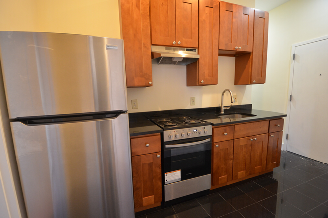 105 - 4 Bedroom apartment for $4800 in Fenway Avail. 9/1 ! NO BROKERAGE FEE
