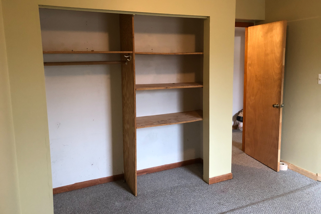 $750 Room out - 38th Ave - 2 Rooms Available House