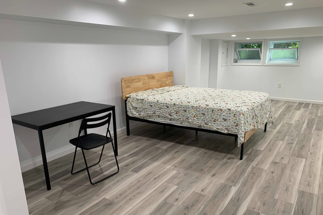 bedroom_angle2 - Furnished Room Close to Homewood $950 Fall 2026