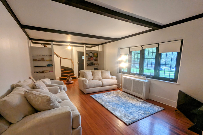 Living room - Spring Sublet:4BR thome for PU Faculty/Staff affiliate only-College Rd-Princeton