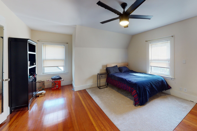 Bedroom #2 - 5 Bed 2 Bath Grad Housing!! Apartments