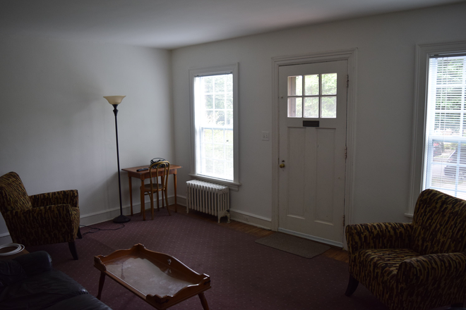 Living room, Main floor - Fully furnished, Walk to Campus Townhome