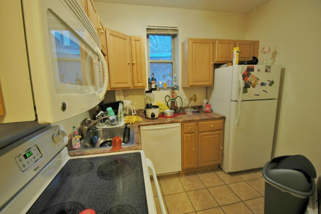 1 Bed Split at 24 Haviland St. - NO BROKER'S FEE! Avail 9/1 - Spacious, Renovated, Gorgeous 1 BR split on Haviland Apartments