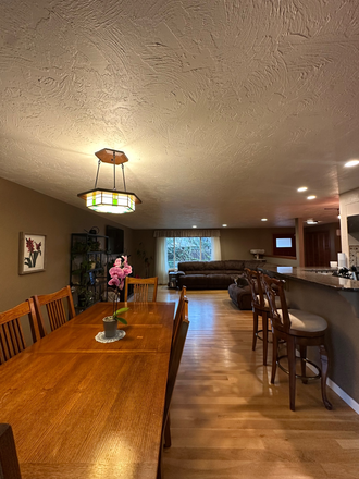 dining room - comfy sharehouse in northeast eugene