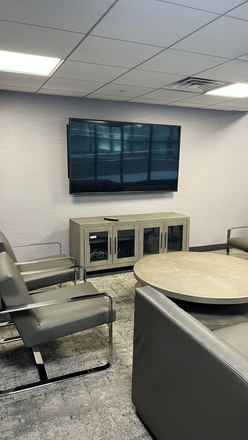 study lounge - Available Master Bedroom, Female only Apartments