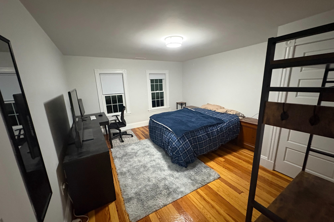 furnished bedroom - 1 bedroom sublet in 4 bedroom apt