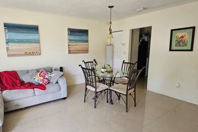 Common Areas - Living room - Private Room with Exclusive Bathroom Available Immediately for Female Student $1,250 - 305.815.2356 Apartments