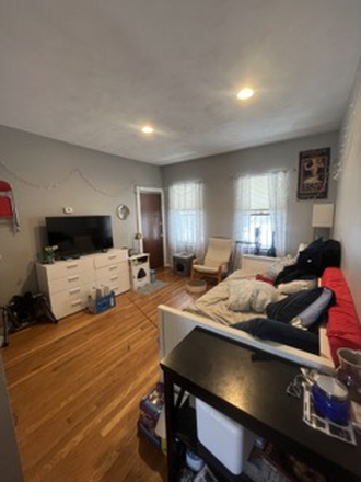 Living Room - Looking for 1 roommate in a 3b Apartments