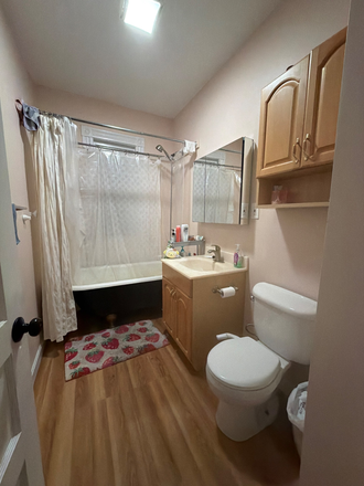 Bathroom - 5 min from JFK/UMASS Condo