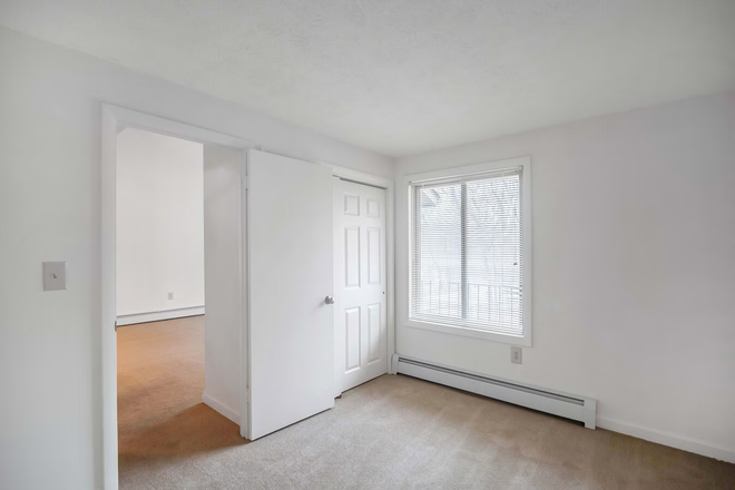 Bedroom - Private Room in 2BD 1BA Apartments