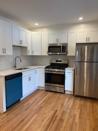 Kitchen - 1 BR available for sublease in 4 BR Radnor Road house