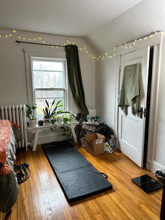 Bedroom - Room/House in JP - ISO Roommate