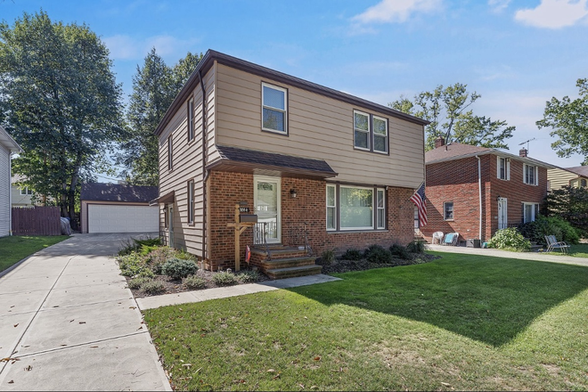 Exterior (Front) - 3 Bed, 1.5 Bathroom, 2 Car GarageHome