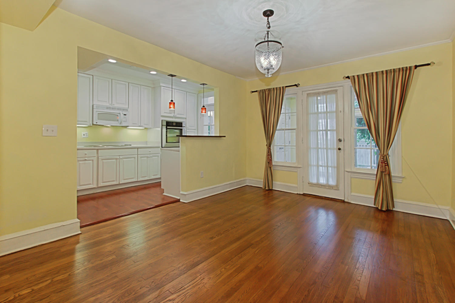 Kitchen and dining room - 2027-2028 term-4 full bathrooms+6 rooms recently renovated VERY BIG Townhouse