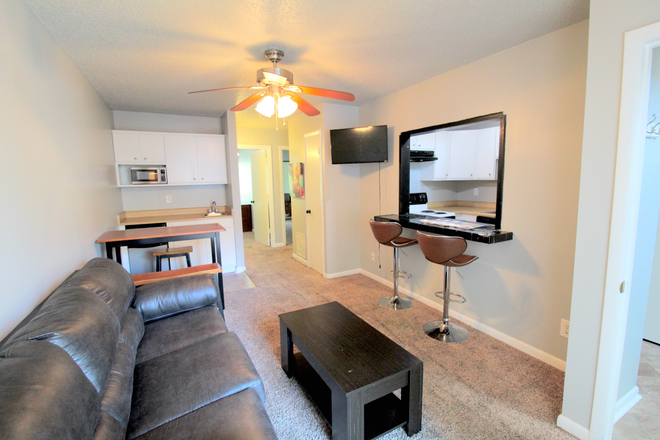 Living Room - Townhouse for rent .5 miles from JMU campus!