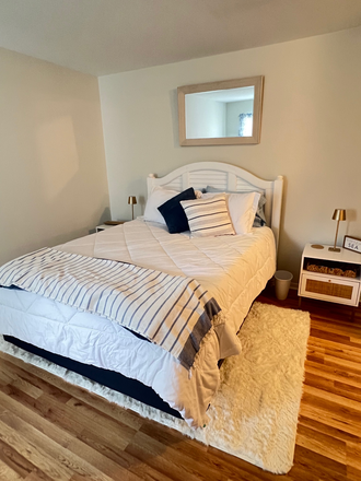 Guest room for rent - 1 Bed/1 Bath in Mount Pleasant, near beaches Condo