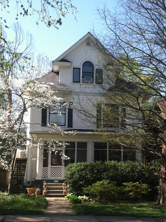 Outside street view of house - 2 bedroom apartment 1 block from Cherokee Park