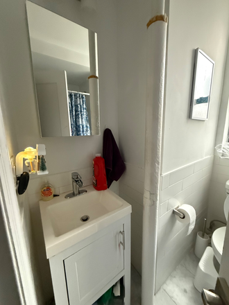 sink - Sunny 3 Bedroom Apartment in Soho