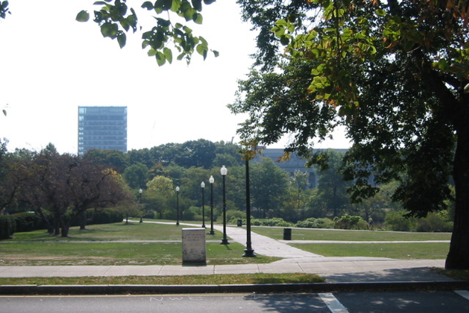 hubrealtyproperties.com - Fenway, amazing 3 bedroom in handy location facing the park Apartments