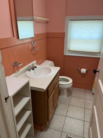 Bath - 1133Michigan House