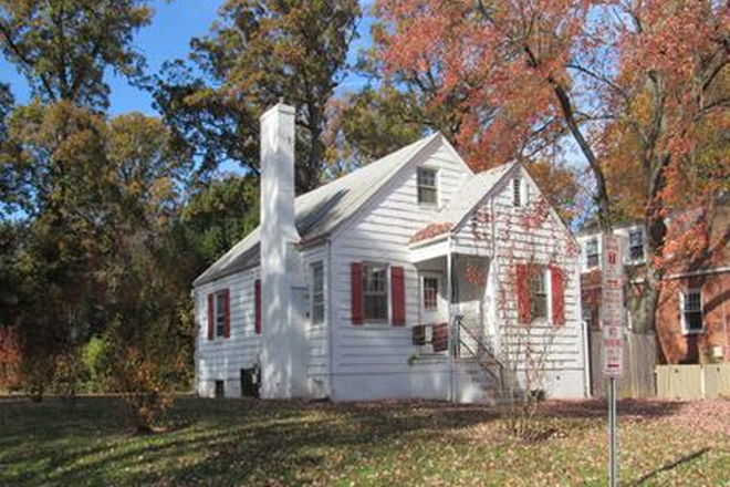 Front of home, landscaping services included in rent - BEST PRICE & BEST HOUSE! Two rooms avail now! Next to UMD, Me
