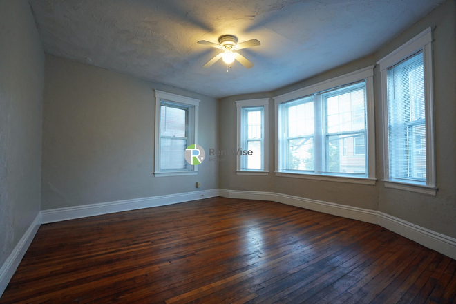 1 - AVAIL NOW-Awesome Allston 1 bed! Tons of space! Cat ok, No Broker Fee Apartments